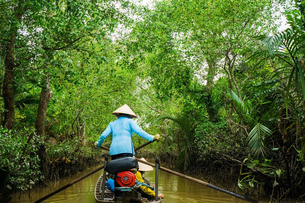 bote por el delta del mekong